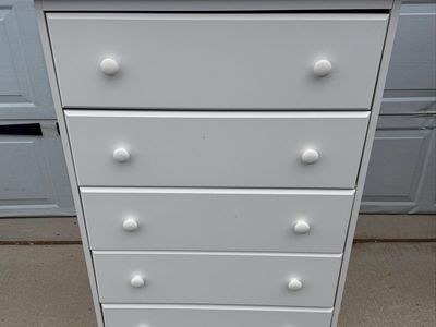 Cute white dresser