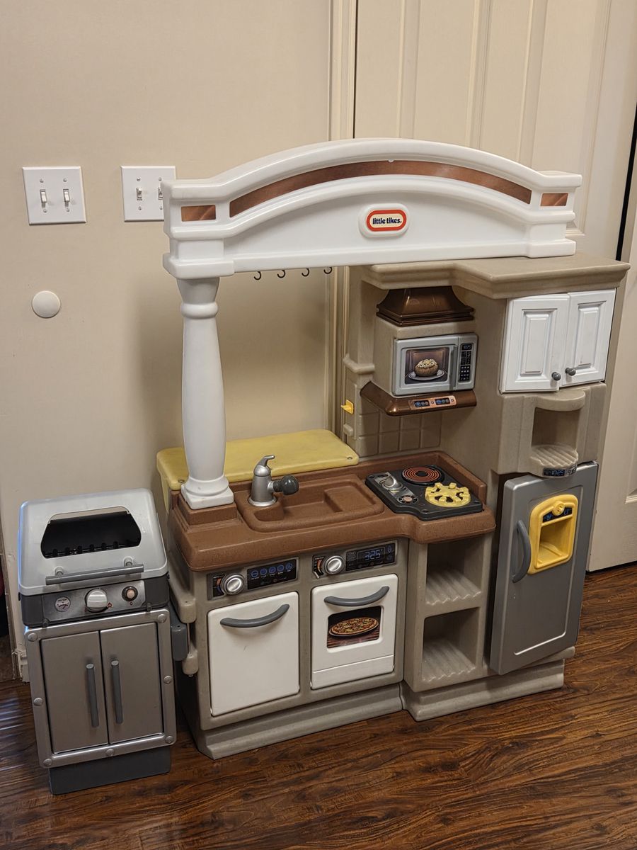 Little Tikes Sizzle N Serve, Grocery Cart, Basket, & Food