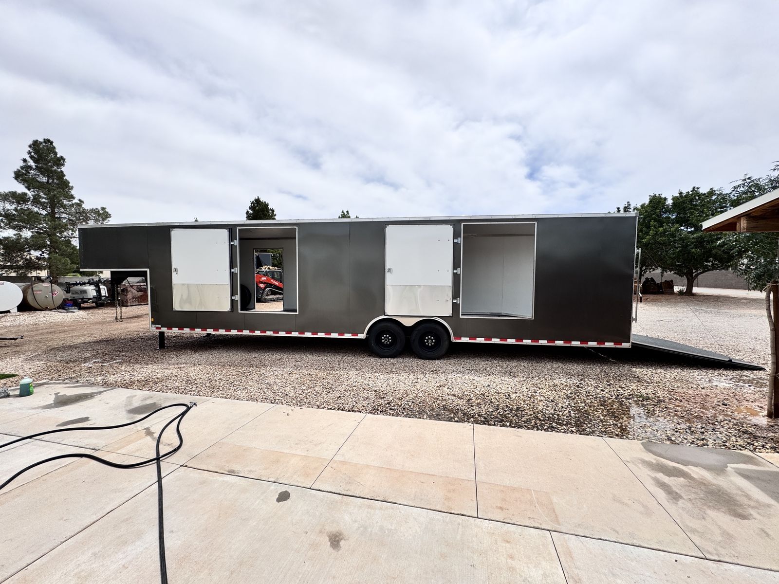 2023 interstate car hauler enclosed