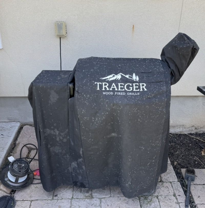Used Traeger Wood Fired Grills Smoker - Black, with Cover - Outdoor Cooking