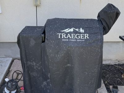 Used Traeger Wood Fired Grills Smoker - Black, with Cover - Outdoor Cooking