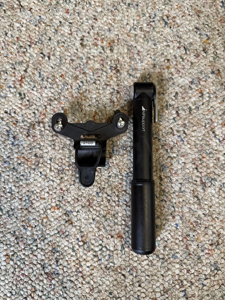 Bontrager Bike Hand Pump + Mount