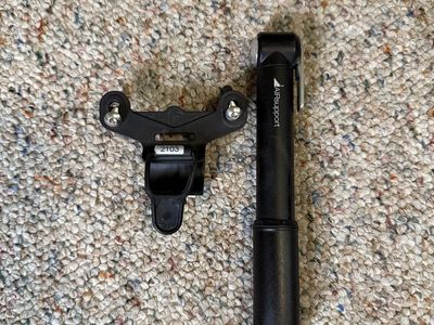 Bontrager Bike Hand Pump + Mount