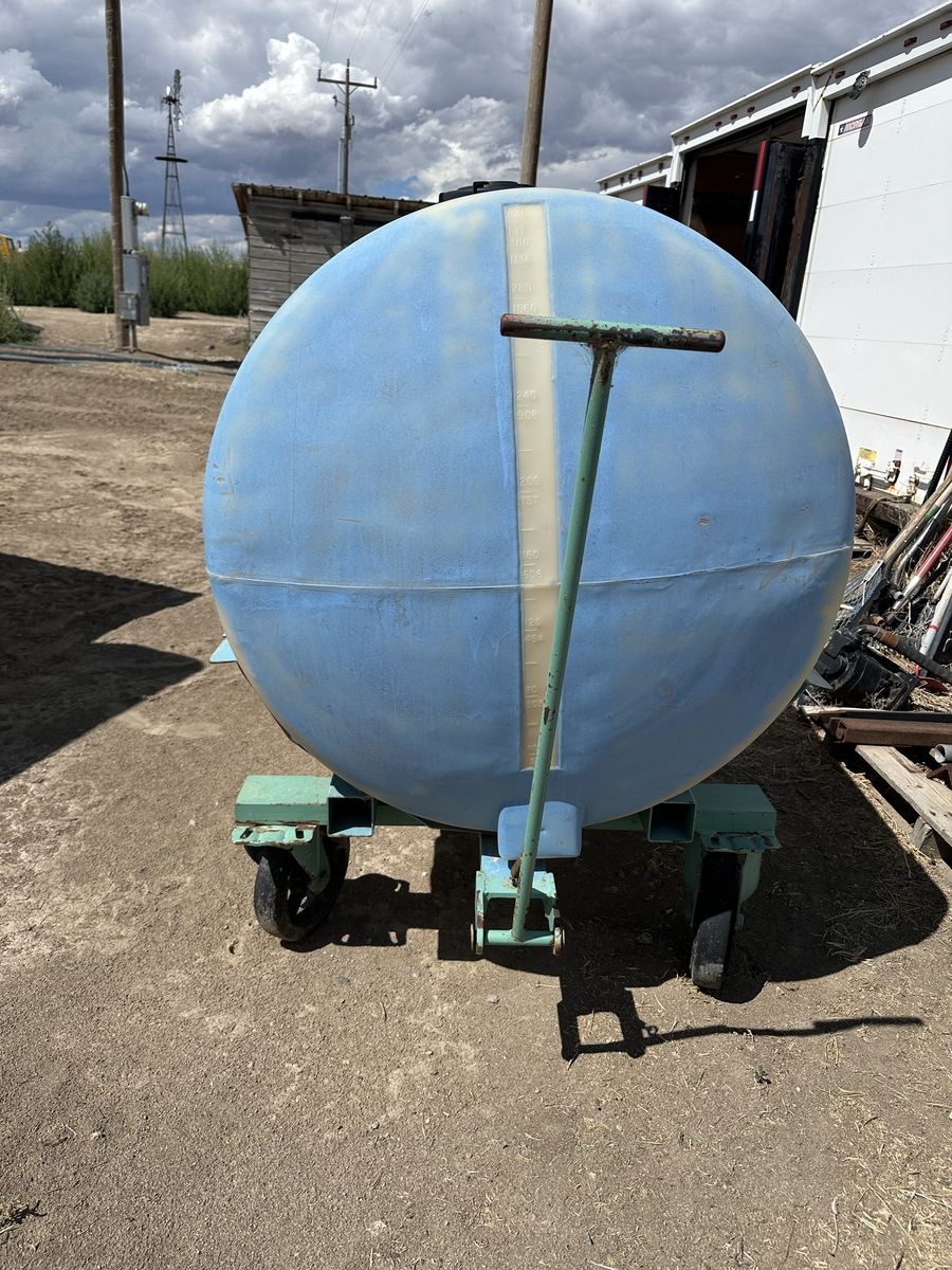Water/Fluid Storage Tank on Rolling cart