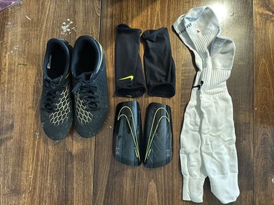 Nike Phantom 3 Club FG unisex soccer shoe, size 8 women w/ shin guards and socks