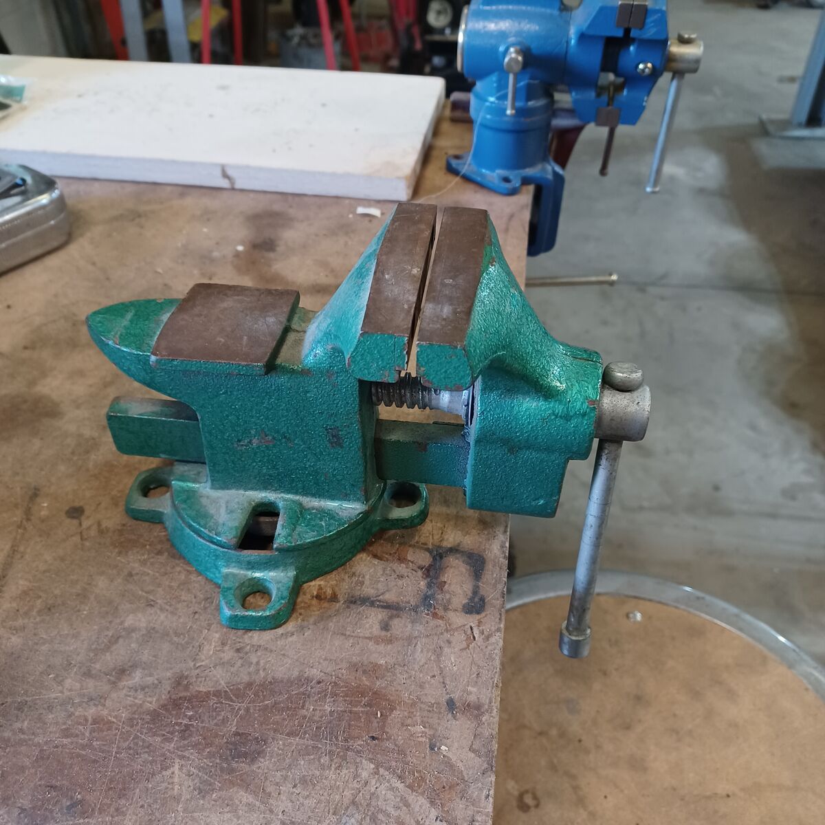 Bench vise. 3 1/2 inch