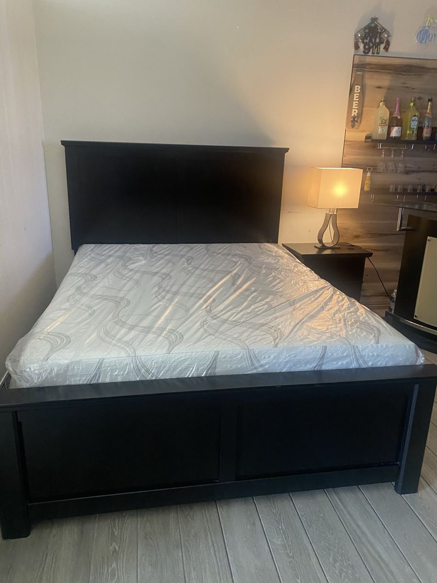 Queen size bed  set