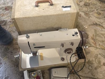 Riccar 411 sewing machine
