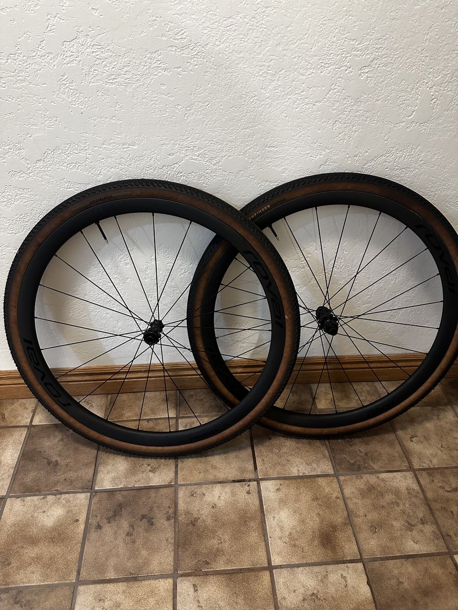 Roval Terra CLX 2 wheelset w/ tires