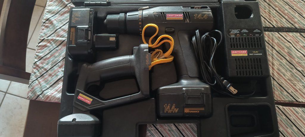 Craftsman Cordless Drill Set