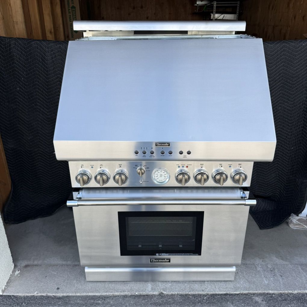 Thermador Pro COMBO 36” Dual Fuel Range + Hood