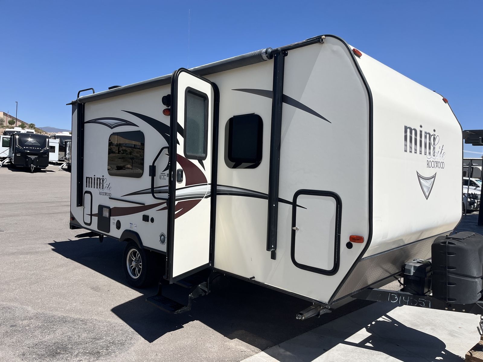 Super clean 2017 Rockwood model 1905 Mini Lite travel trailer.
