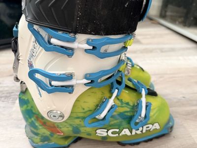 Women’s Scarpa Freedom SL AT Ski Boot MDP 24.0