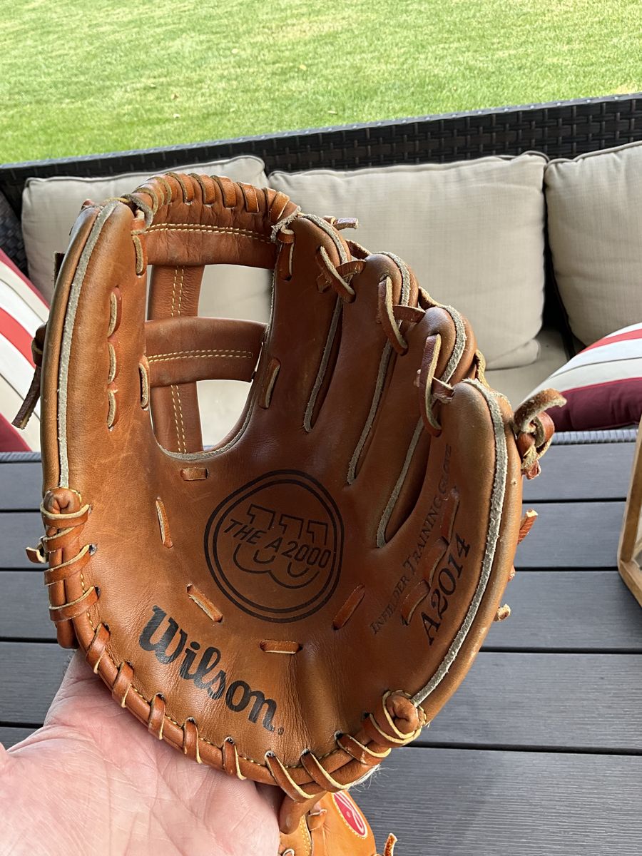 Wilson A2000 & Palomares Baseball Gloves - Fielders, 1st Baseman's, Infield Practice