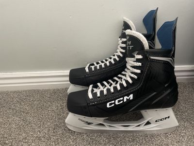 CCM Next Hockey Skates - Senior Size 10 Regular Width - SpeedBlade Holder