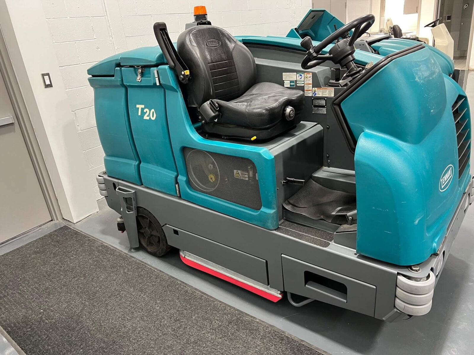 tennant t20 floor scrubber and sweeper floor scrubber sweeper