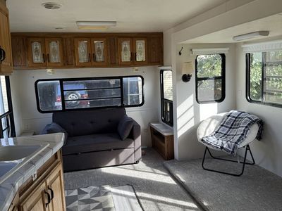 Fifth wheel camper