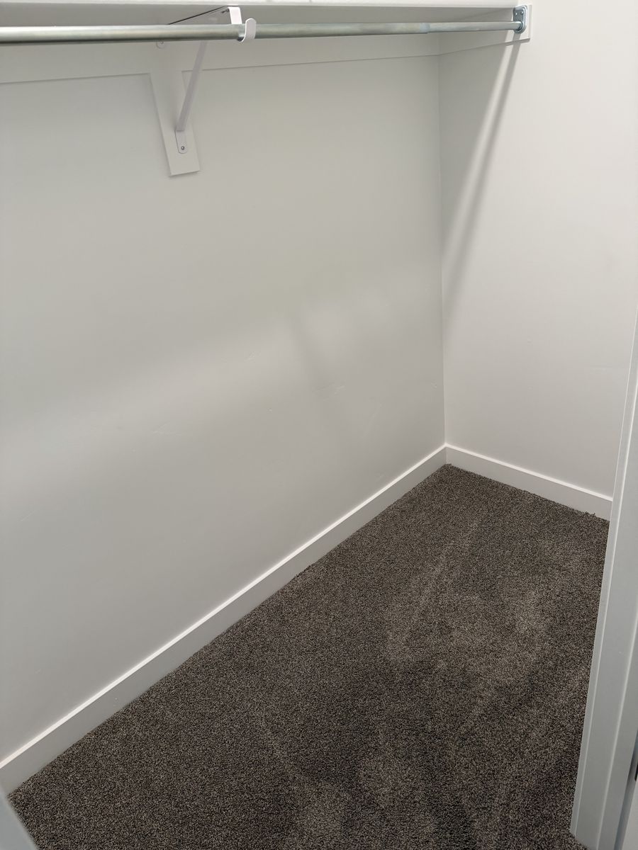 Main image 6
