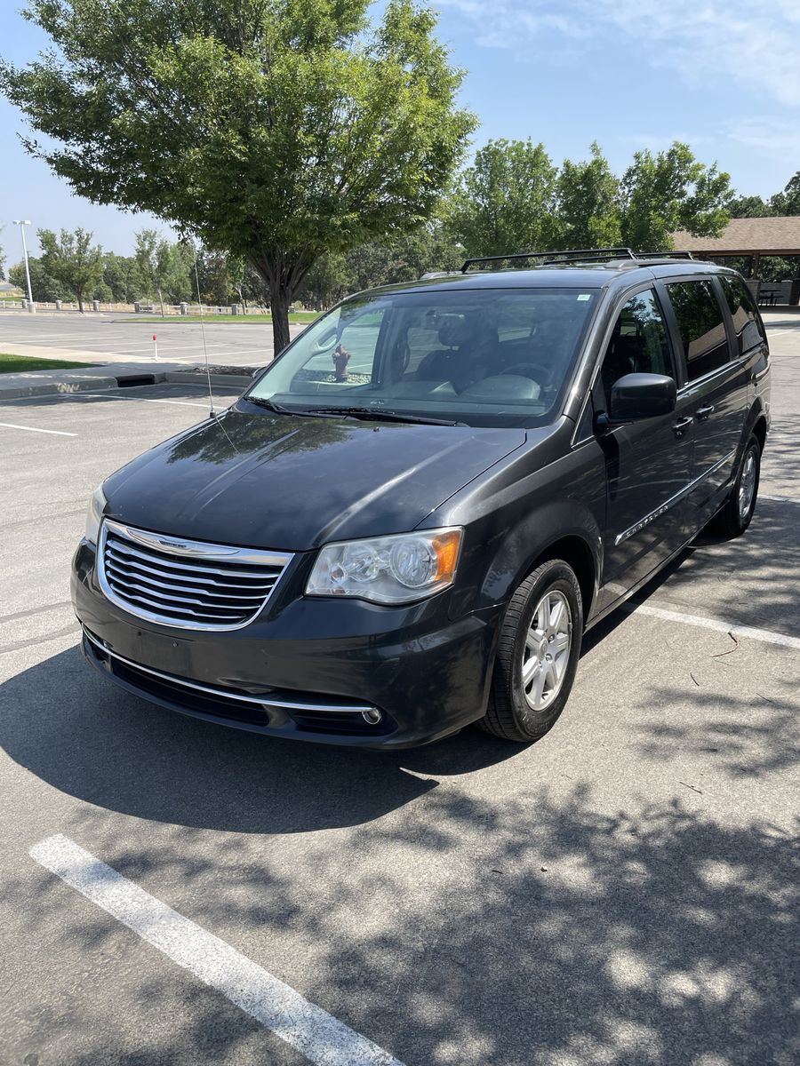 2012 Chrysler Town and Country 