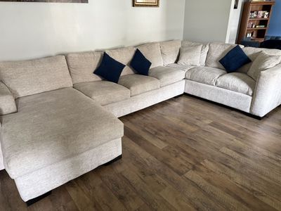 Sectional Couch With Chaise