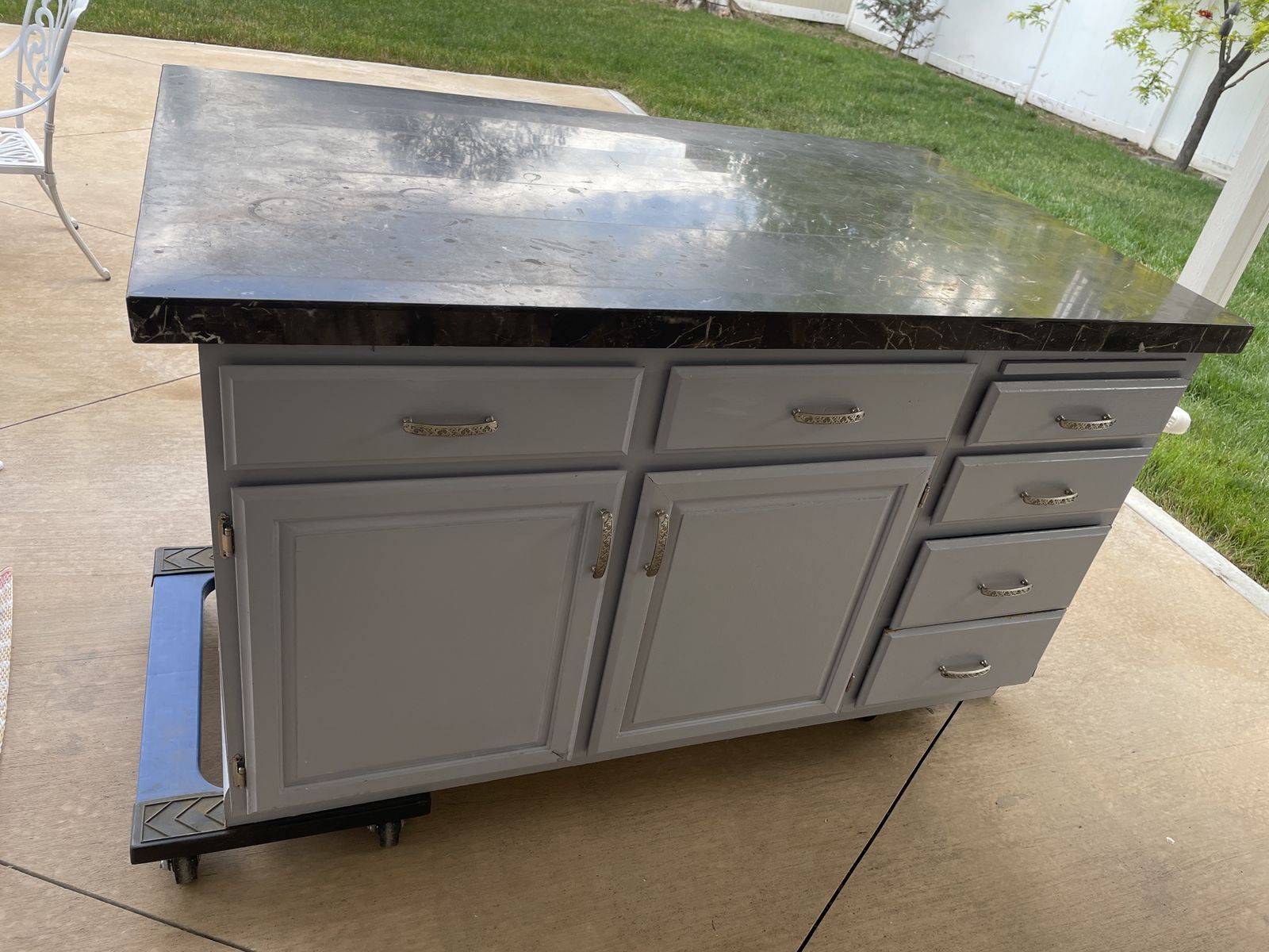 Kitchen island