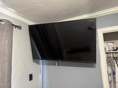 TCL Roku TV - 50-inch Smart LED Television - Excellent Condition