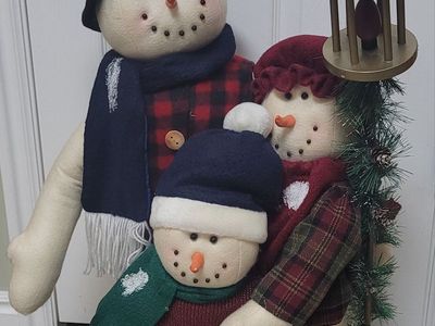 Vintage Plush Snowman Family Christmas Decoration