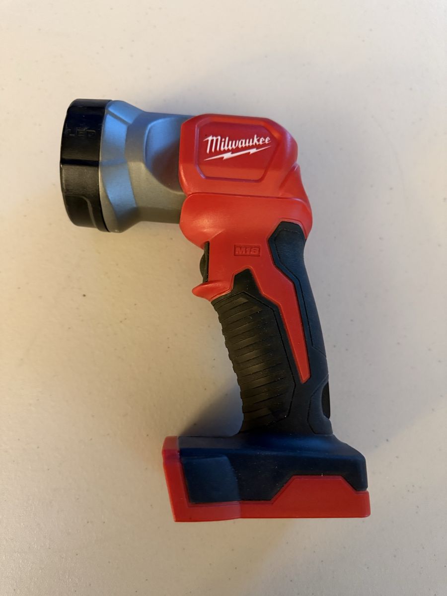 Milwaukee M18 LED Worklight | 18V Cordless Flashlight (Tool Only)