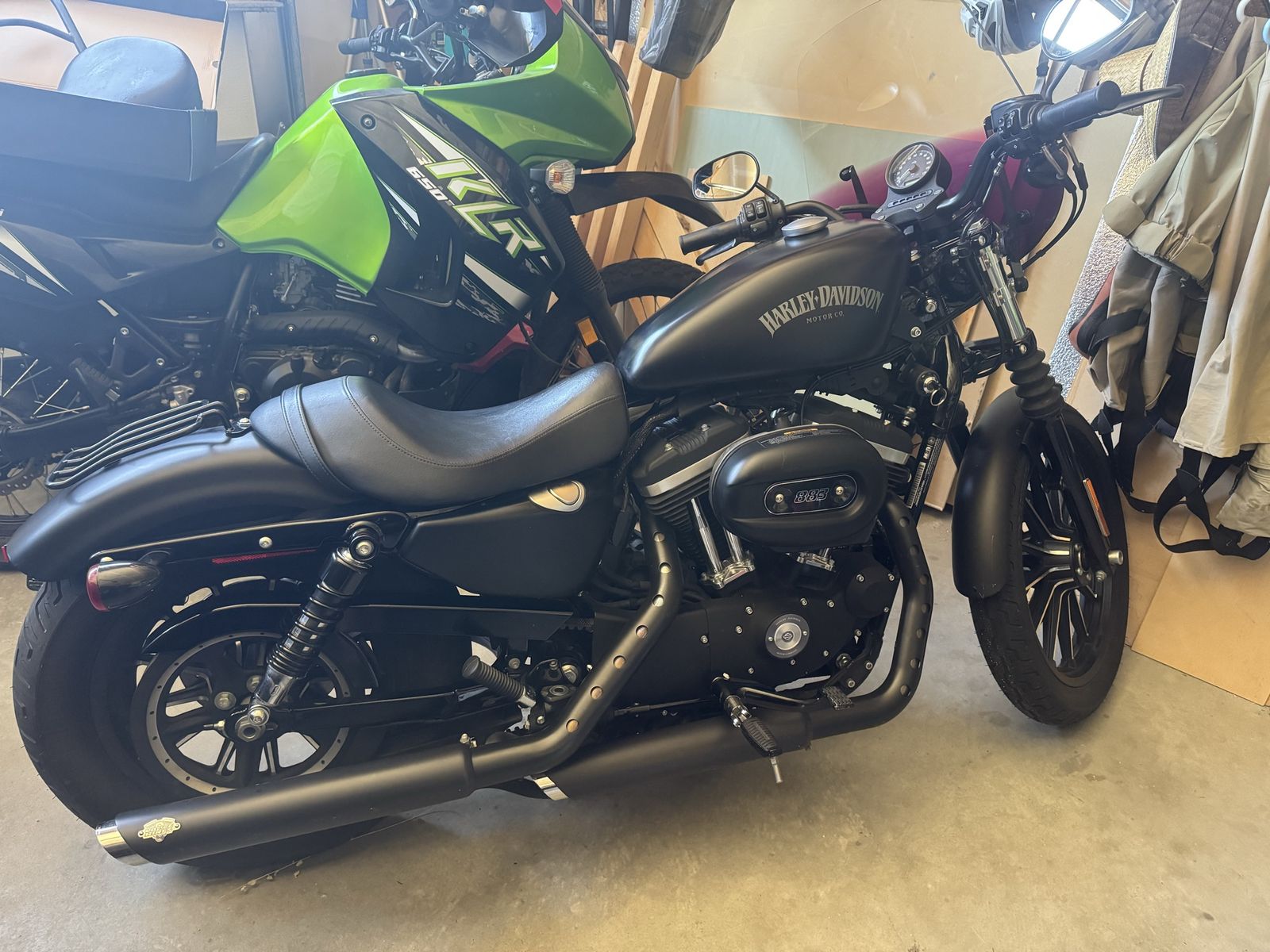 2015 HD XL883