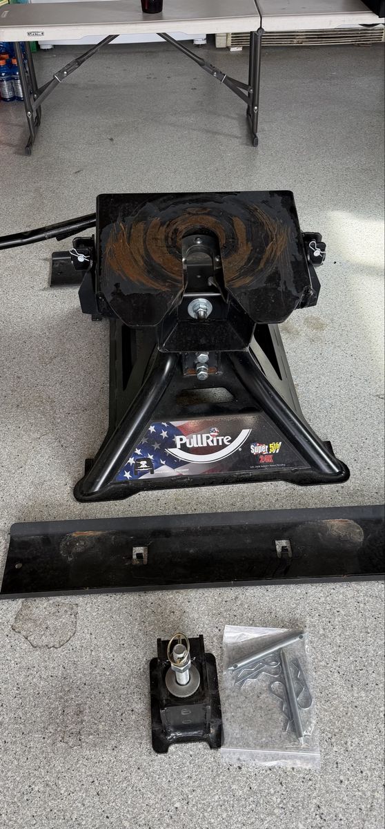 Fifth Wheel Hitch For Sale