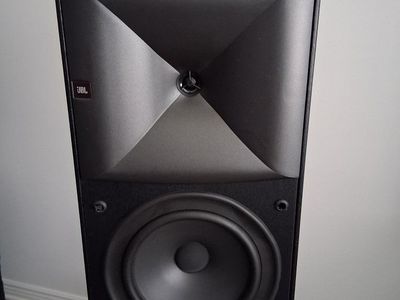 JBL Book Shelf Speaker