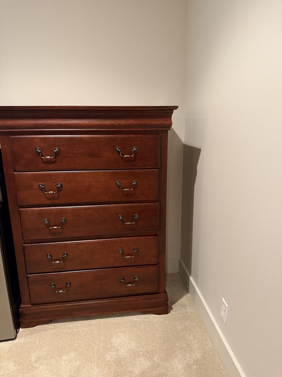 Main image 3
