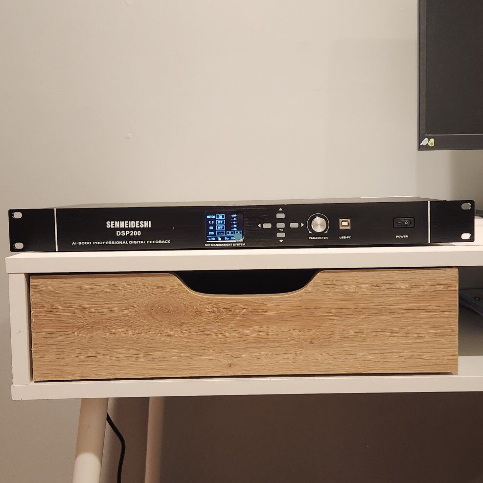 audio interface with feedback suppression