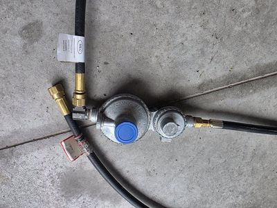 Camco Mfg. Propane Gas Regulator Hose Assembly - Thermal Shutoff, 2-Stage