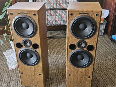Pair of Vintage KLH 9003 Floor Standing Speakers Wood Finish Audio System