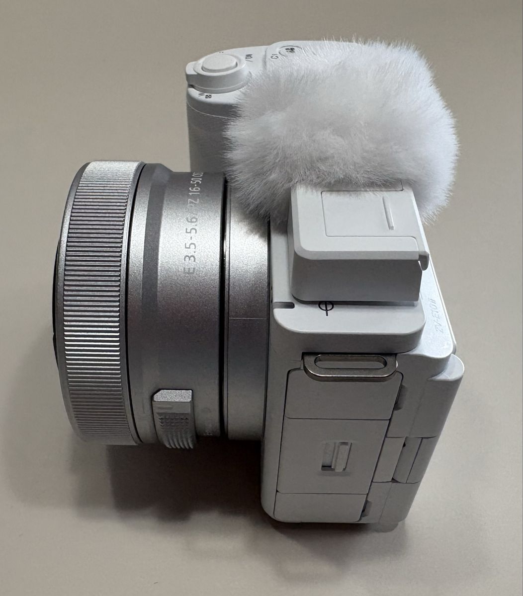 Main image 6