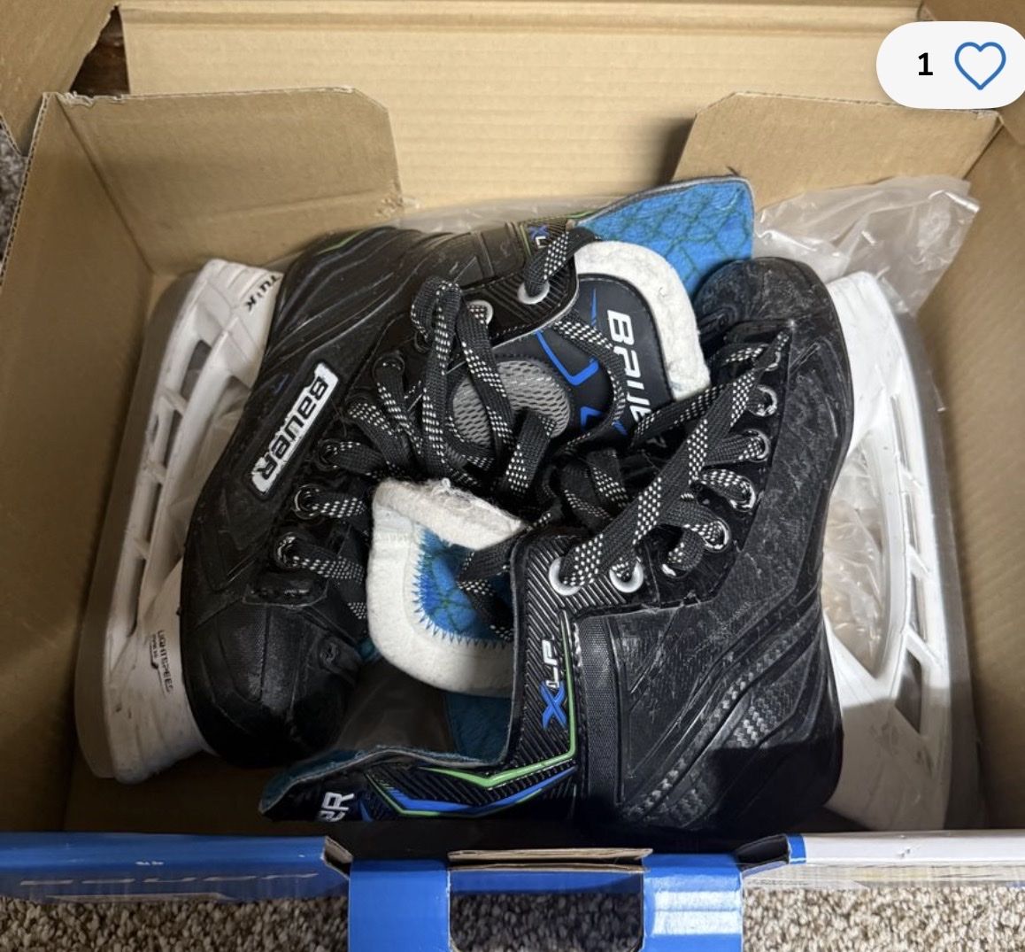 Bauer XLP Ice Skates - Used Senior Hockey Skates size 1