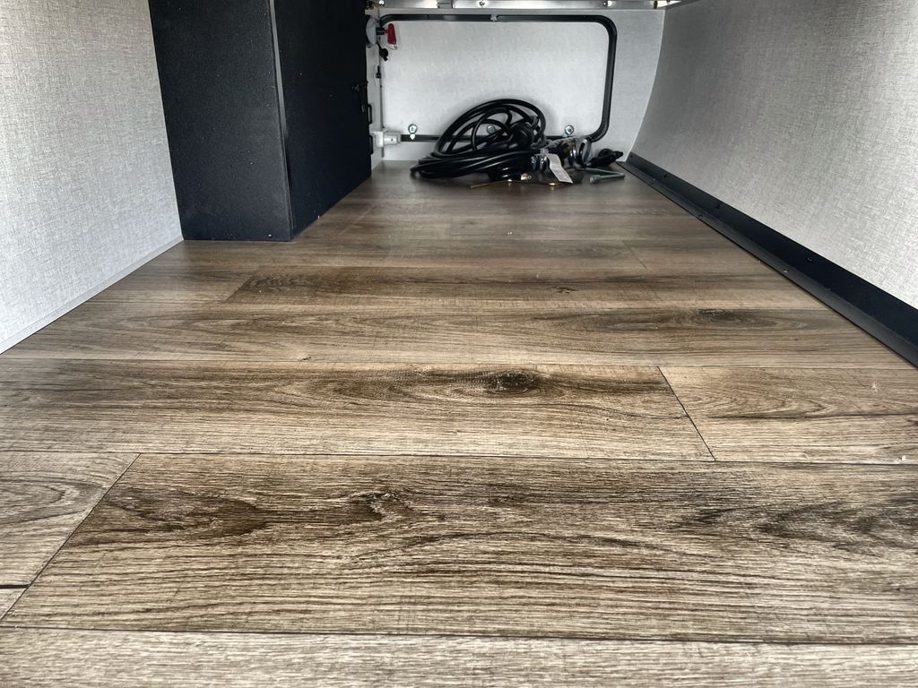 Main image 24