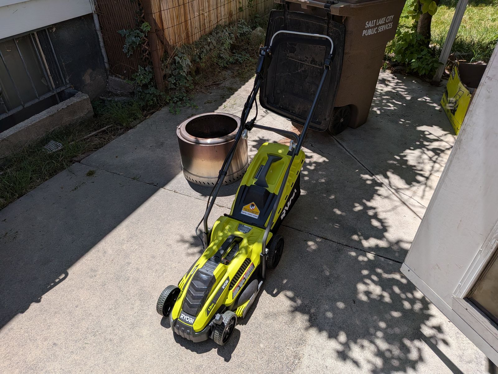 Ryobi 13 in 11 amp corded lawnmower