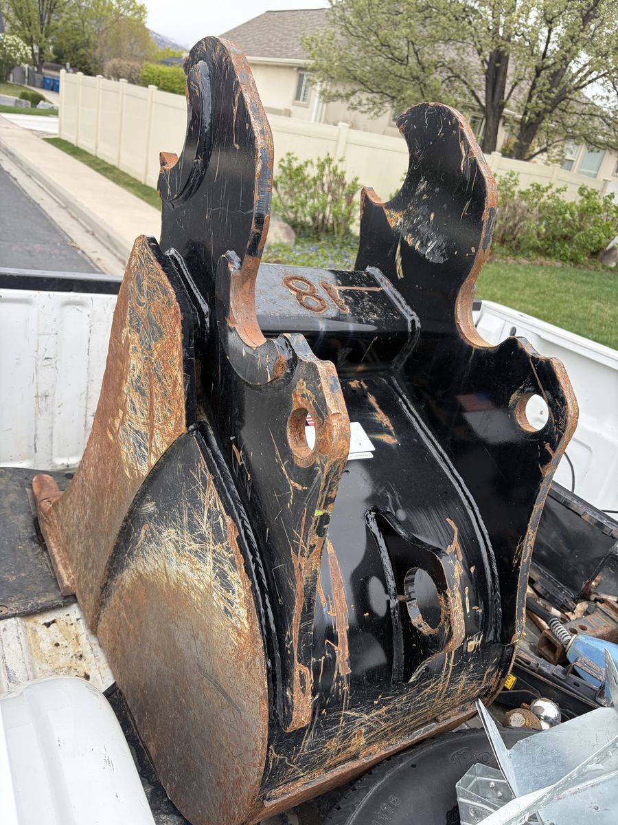 18 Inch Kabota Kx 80 Bucket