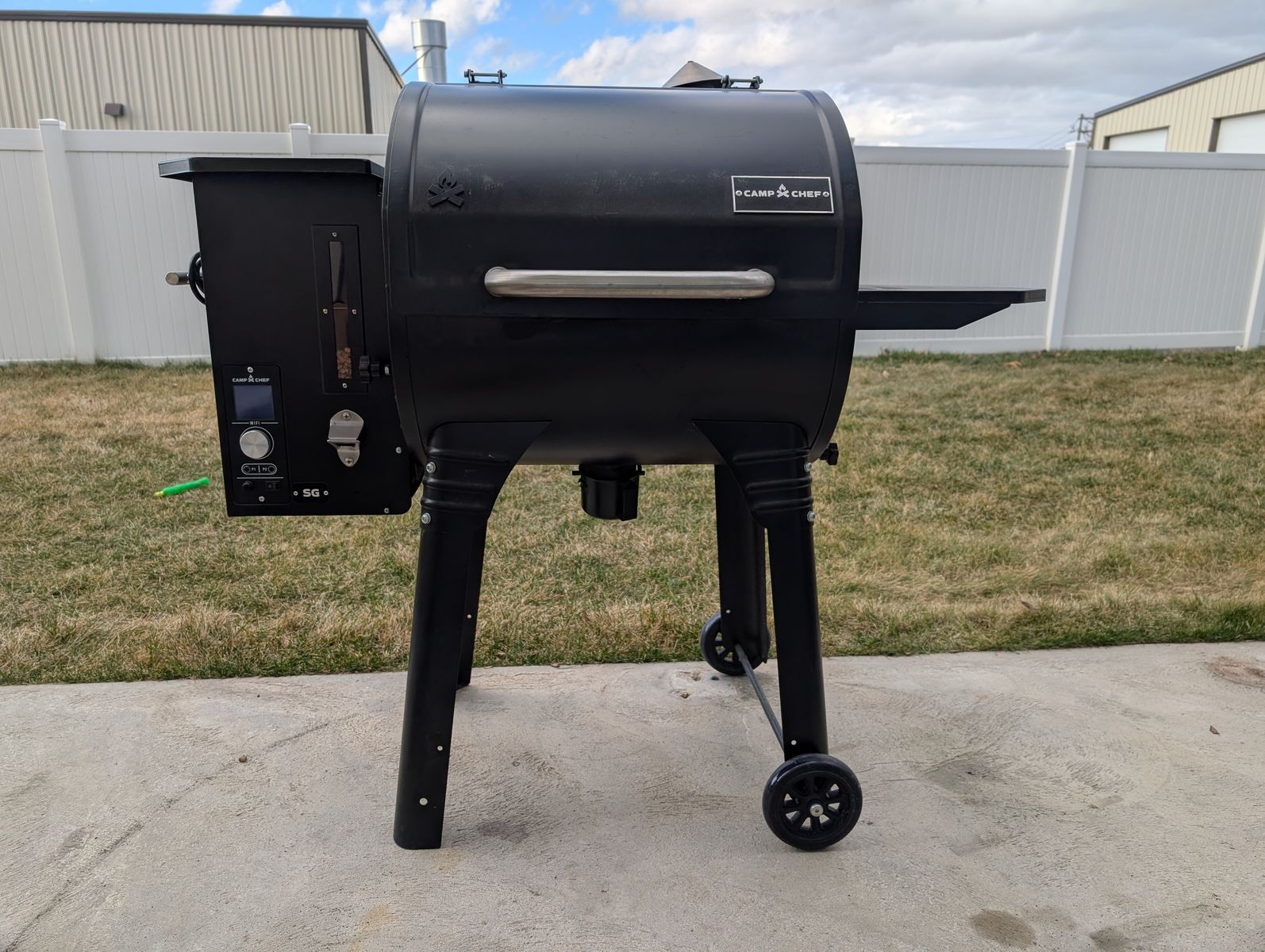 Camp Chef SmokePro SG 24 Wifi Pellet Grill (Smoker) w/Cover