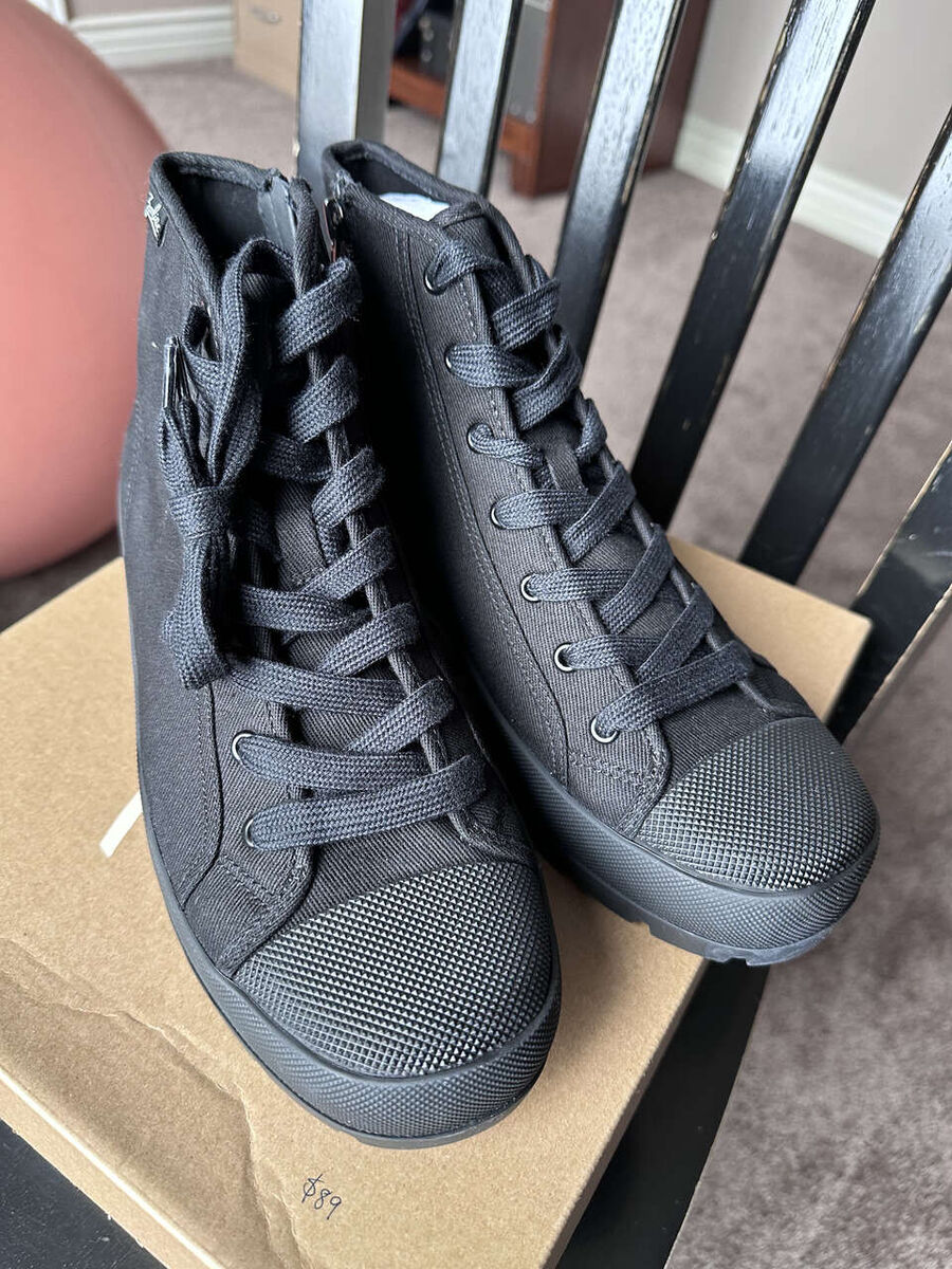 Zodiac Ludlow Boots, Women's 9, New