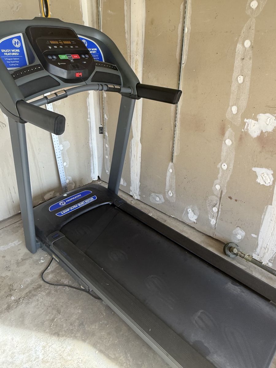Horizon treadmill