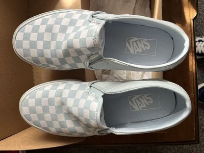 Vans- Like New- Sz 8W/6.5M 40.00