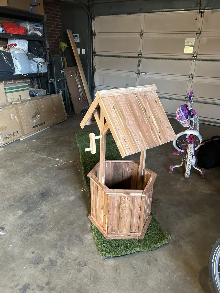 Wishing well cedar