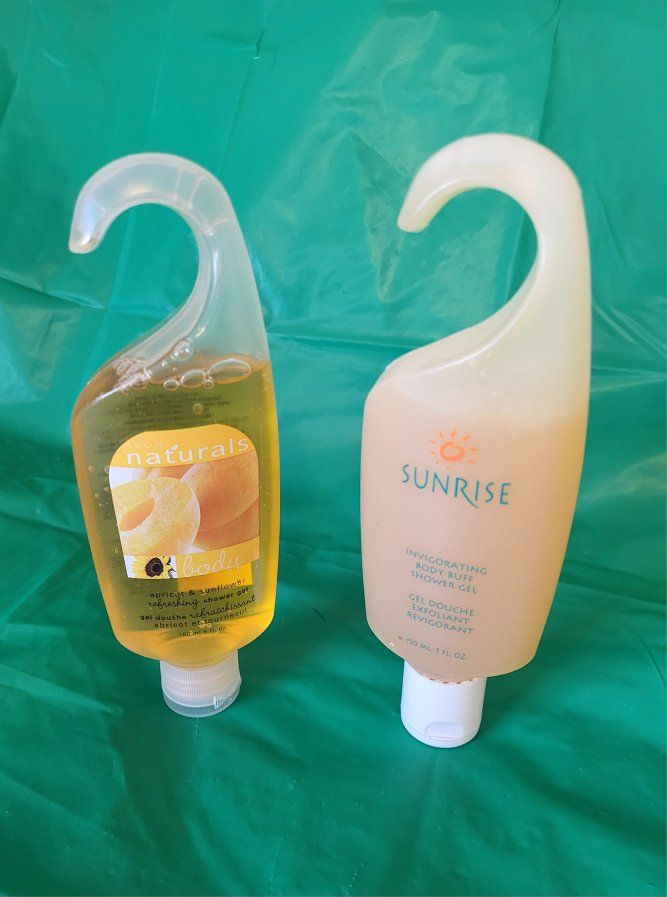 **RETIRED SEALED AVON SHOWER GEL LOT OF 2**