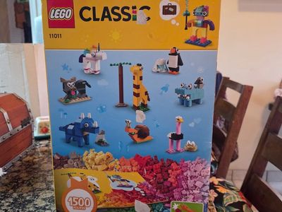 LEGO Classic 11011 Bricks and Animals 1500 pcs - Brand New Sealed!