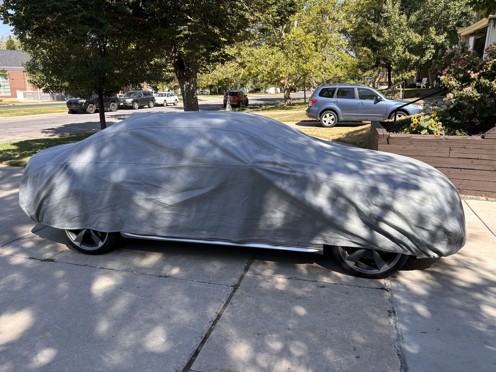 Full-Size Outdoor Fitted Car Cover - Gray