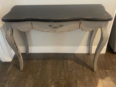 Decorative table