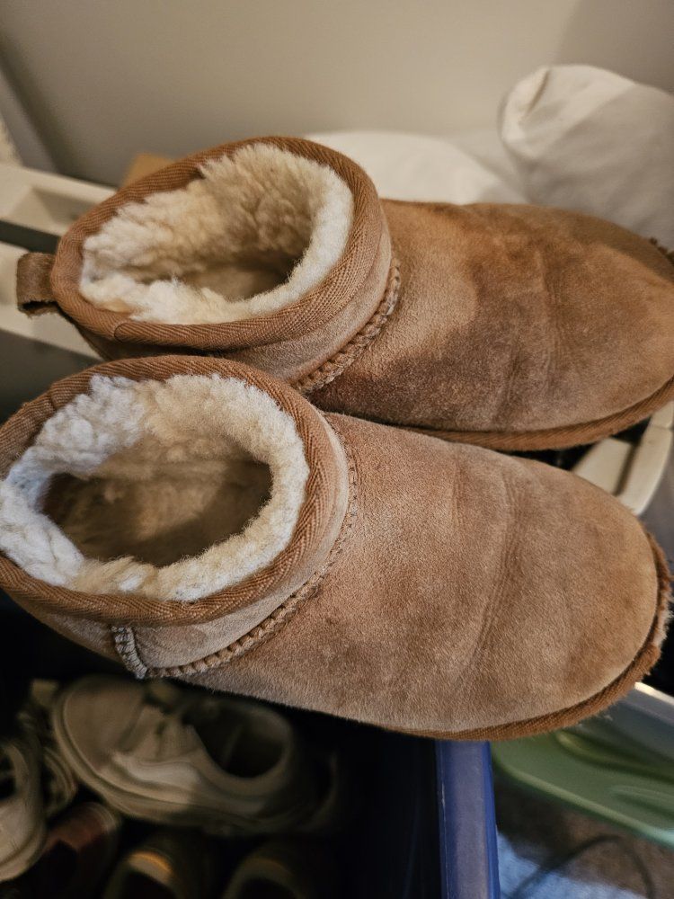 UGG Classic Mini II Boots - Kids Size 12 - Chestnut Suede, Cozy Shearling Lining